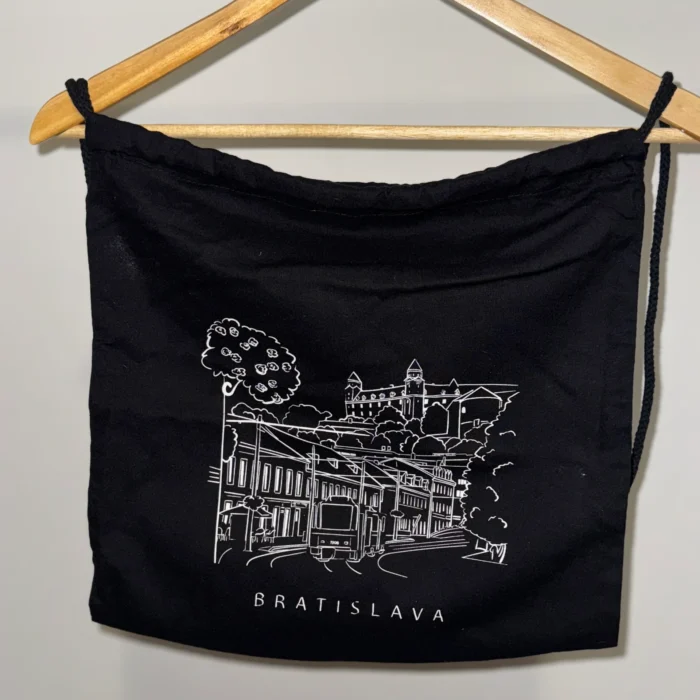 čierny vak s motivom Bratislavy